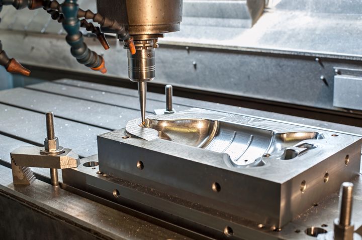 Investing in the UKâ€™s injection moulding sector - The case for all-electric machines and robotic integration 